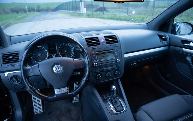 Volkswagen Golf cena 25500 przebieg: 131000, rok produkcji 2005 z Dębno małe 326